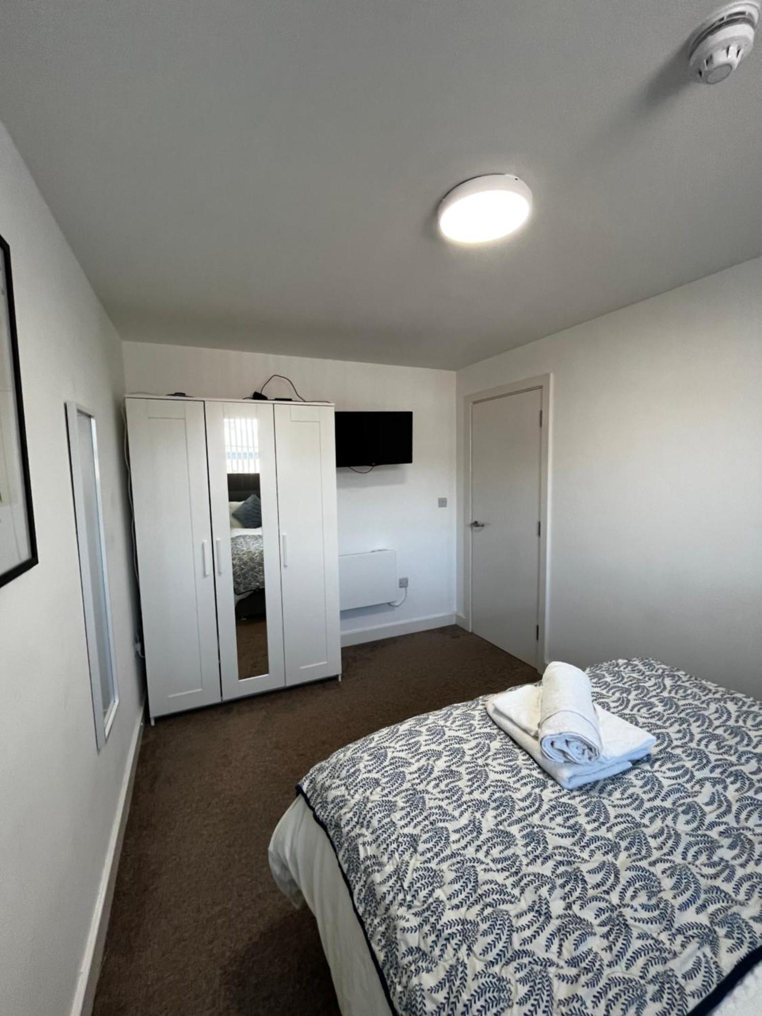 The Failsworth Collection - Stylish With Free Parking Apartment Manchester