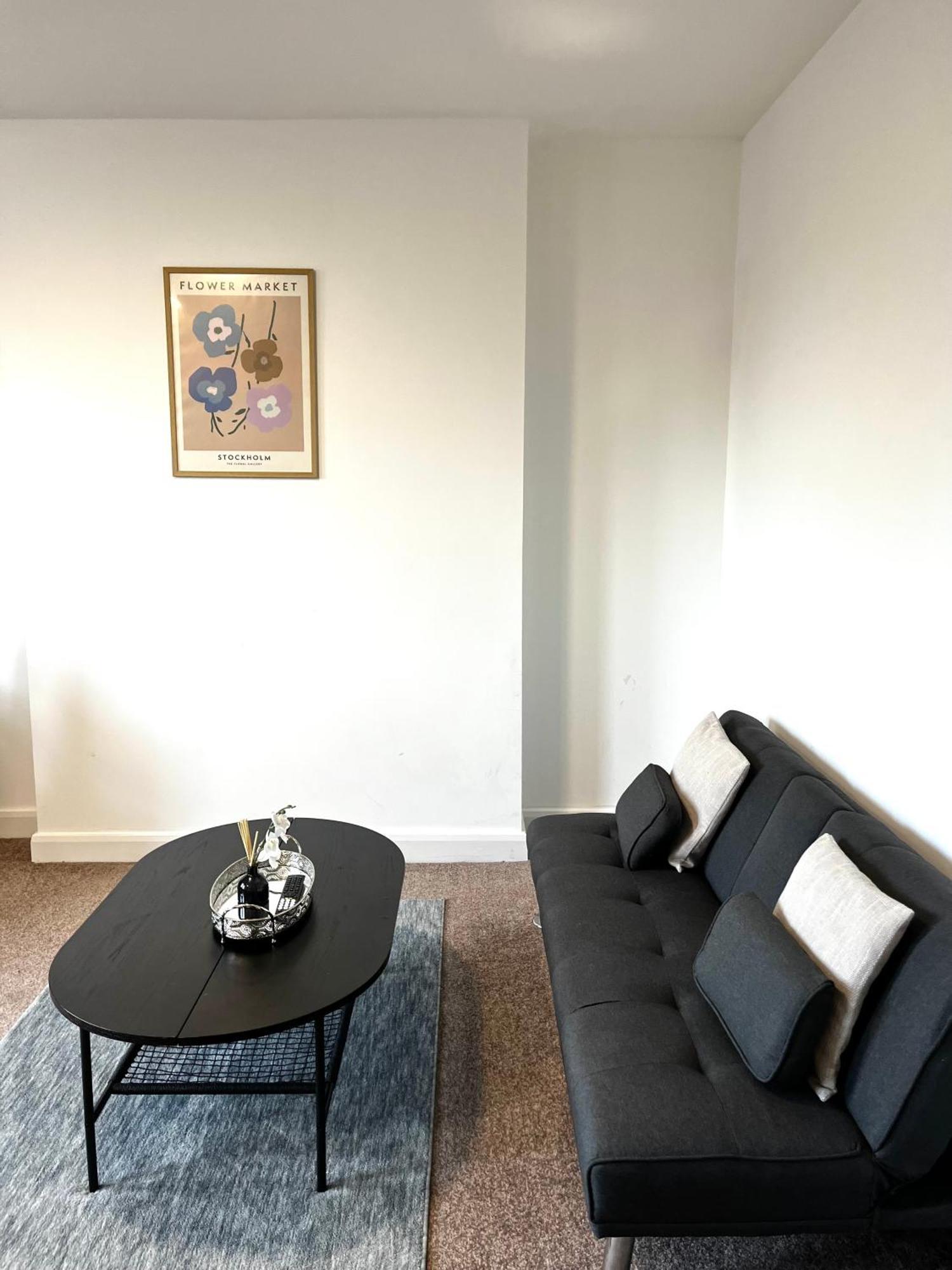 Apartment The Failsworth Collection - Stylish With Free Parking
