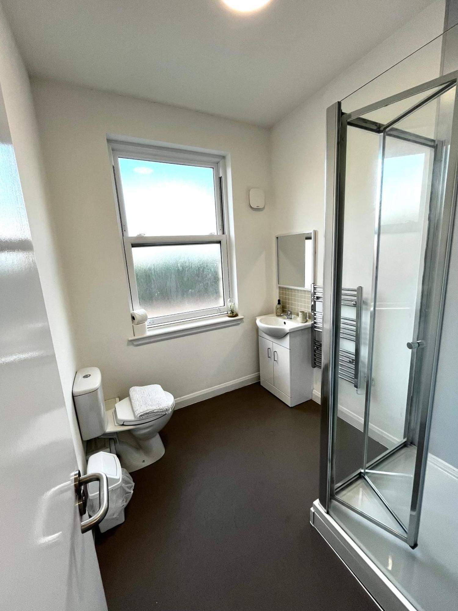 The Failsworth Collection - Stylish With Free Parking Apartment Manchester