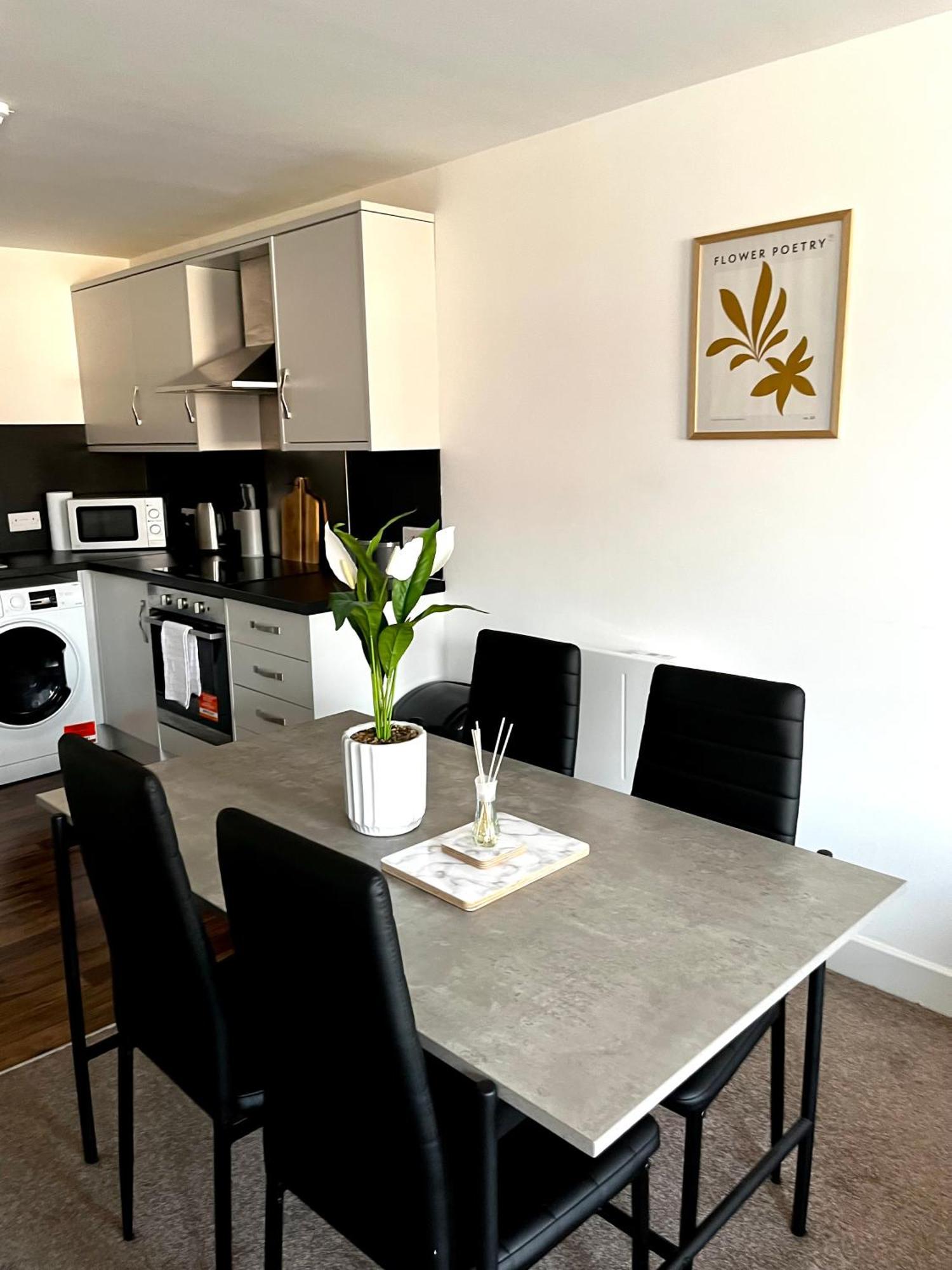 The Failsworth Collection - Stylish With Free Parking Apartment Manchester