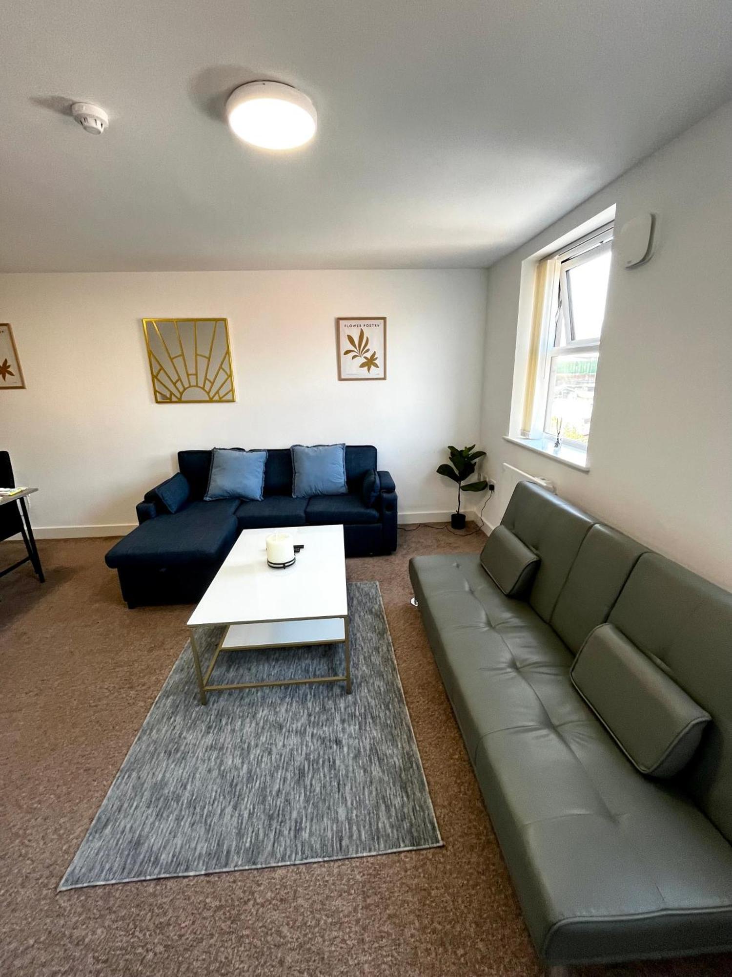 Apartment The Failsworth Collection - Stylish With Free Parking *