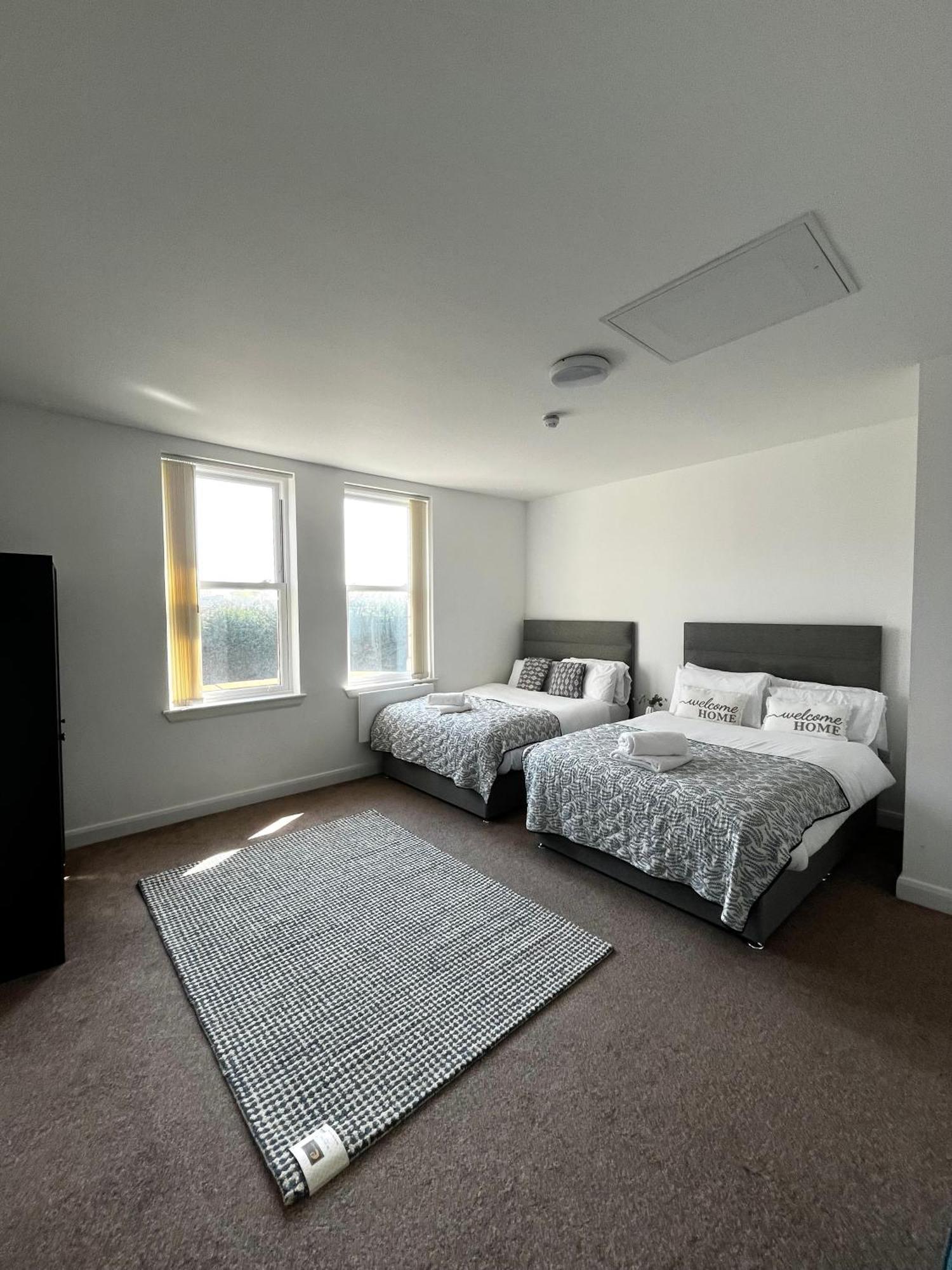 The Failsworth Collection - Stylish With Free Parking Apartment Manchester