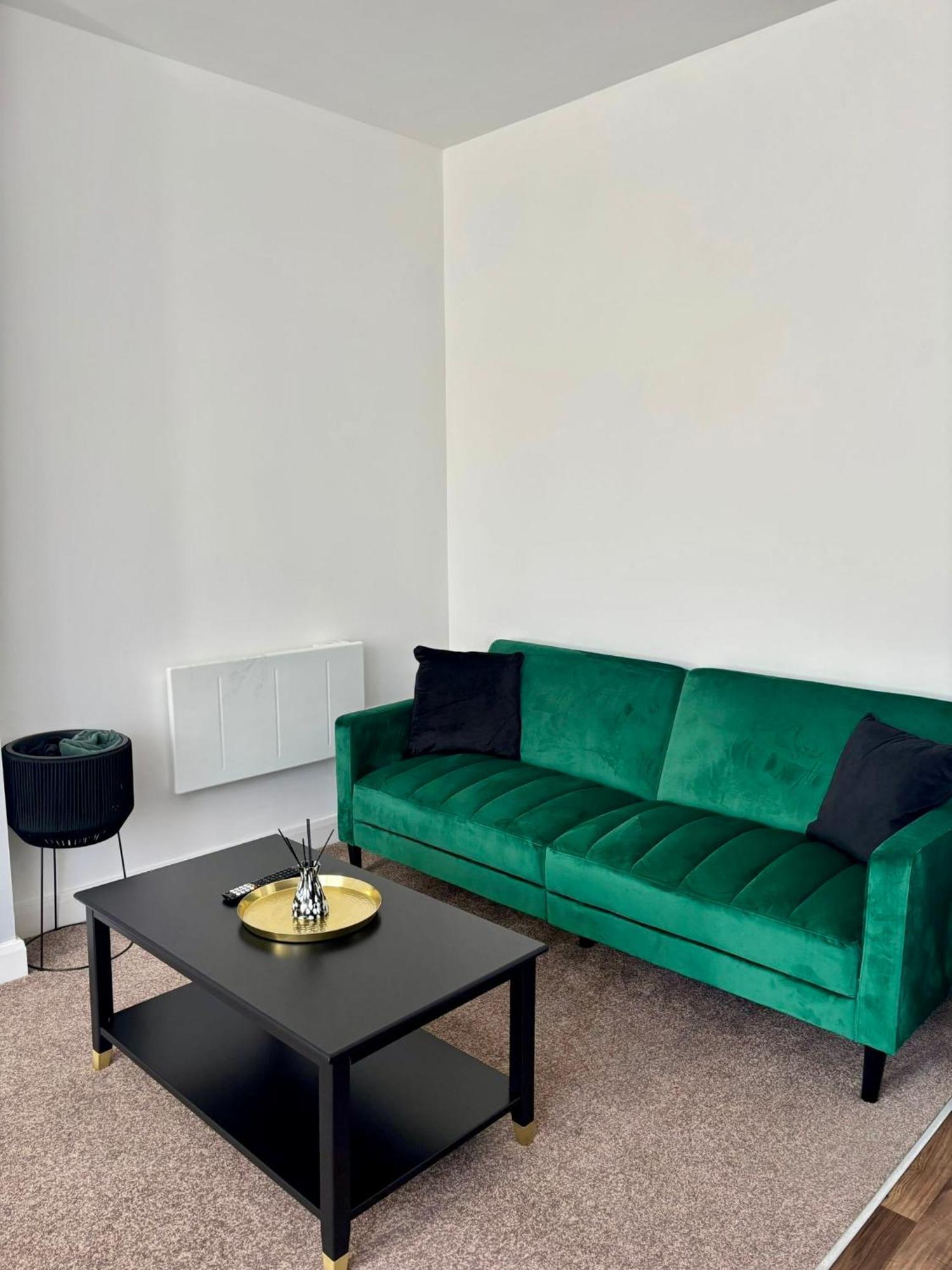 The Failsworth Collection - Stylish With Free Parking Apartment Manchester